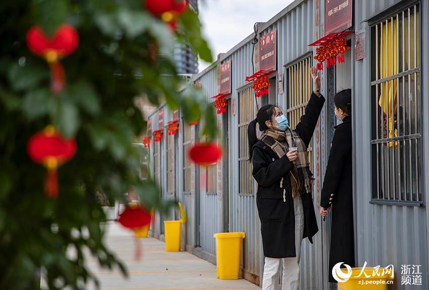 128һżtɫС\׌^ɷMζW z