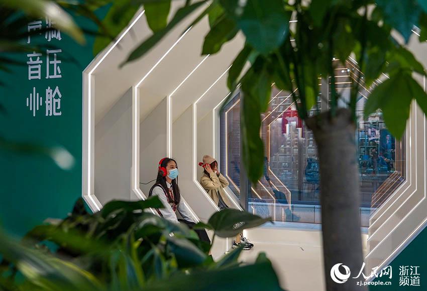 423ڌǰEС W z