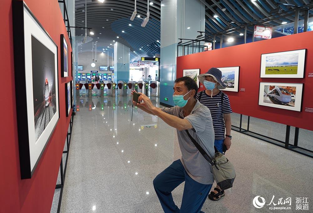 629˿^F·lչ}DƬչW z