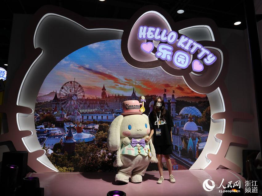 չ^HELLO KITTYͨӰW fȪz