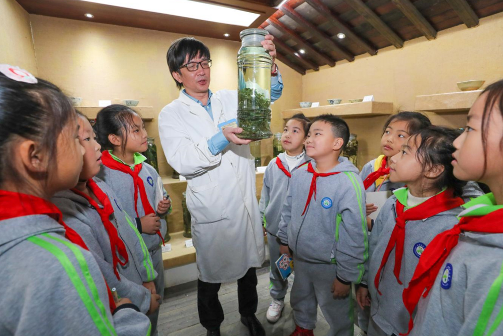 tˎڽ̌WJRвˎ˽вˎz