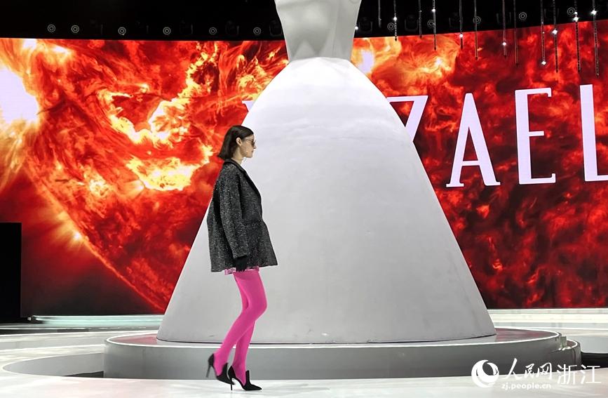 ڡ}OӋcںʬFδW |z