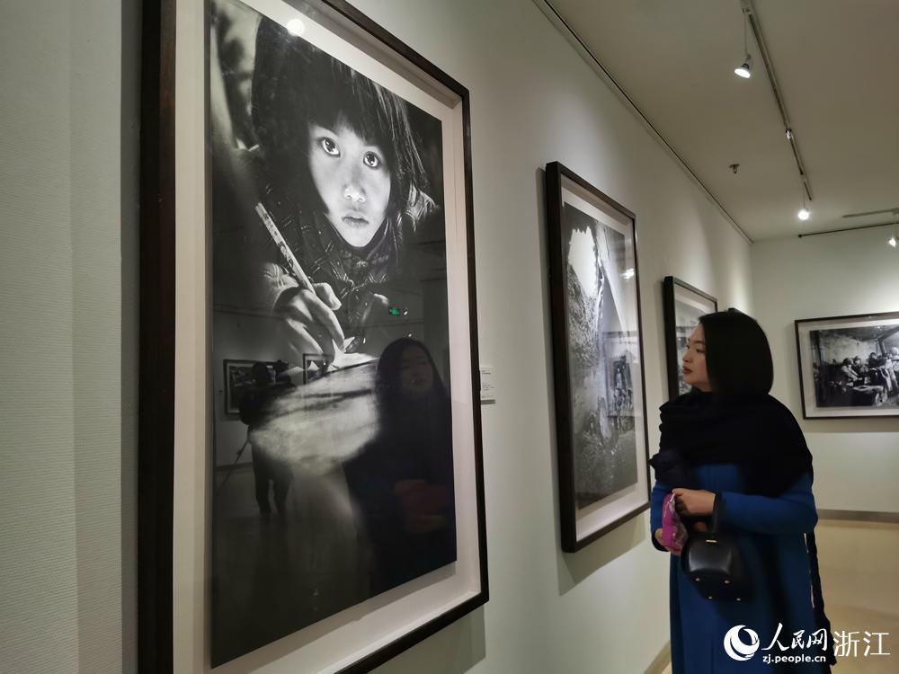 ^Aϣ̼ozӰƷչW z