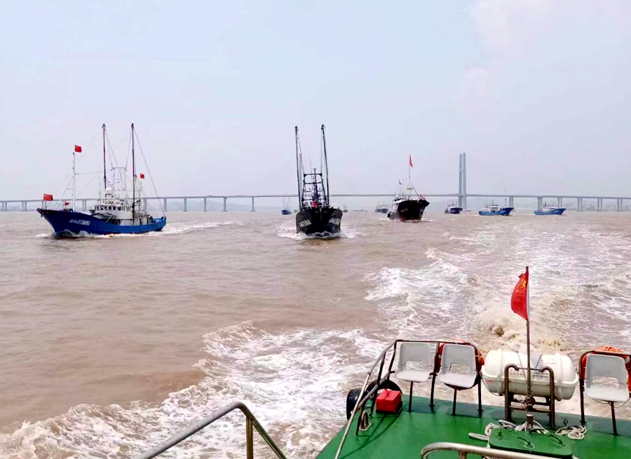 浙江海事部門派出巡邏艇巡航通航密集水域。王奕凱攝