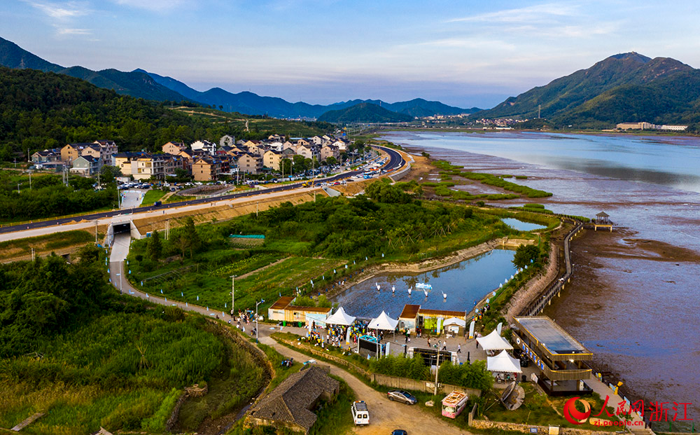 活動在寧波市象山縣茅洋鄉蟹鉗港舉行。人民網 章勇濤攝