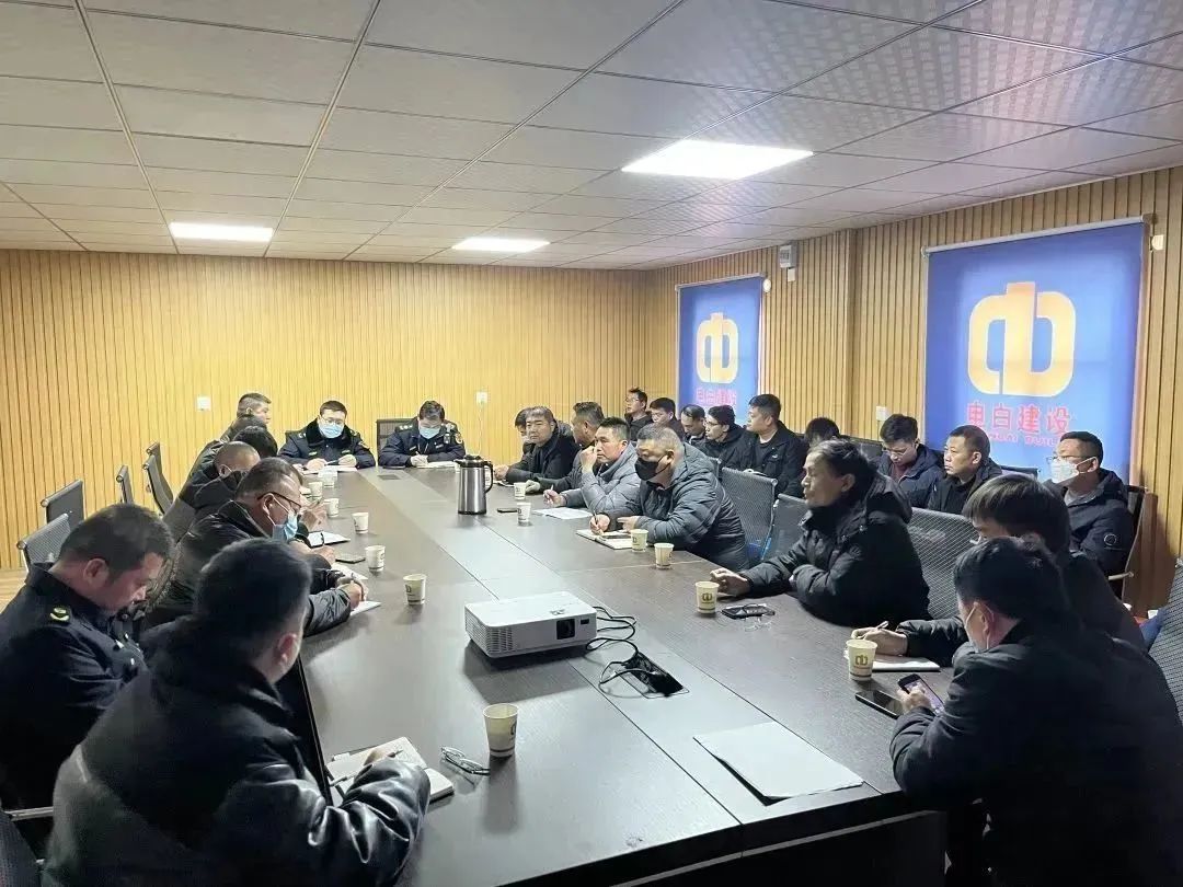 良渚街道轄區工地復工復產座談會。余杭區綜合行政執法局供圖