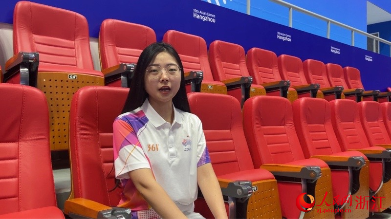 趙眉接受采訪。人民網 秦銘澤攝