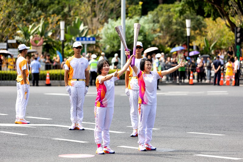 金玉瓊交接火炬現場。受訪者供圖