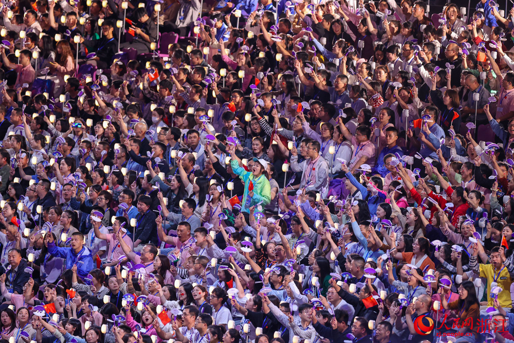 9月23日晚，第19屆亞洲運動會開幕式在浙江省杭州市舉行。人民網 章勇濤攝