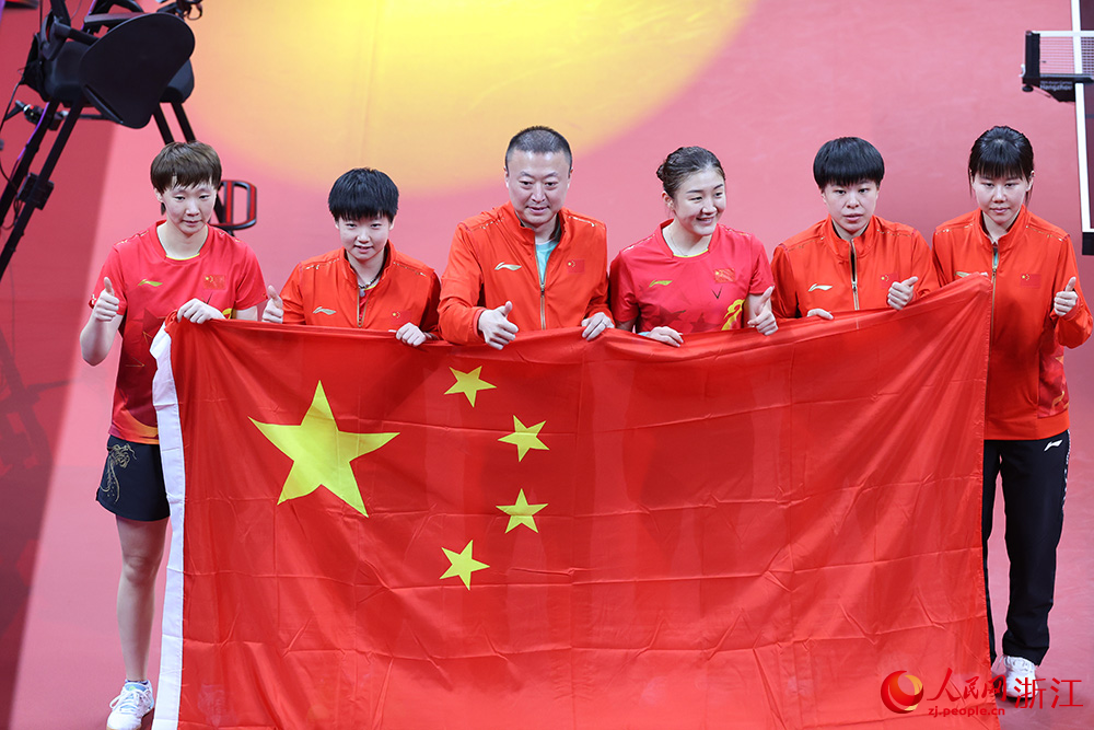 球隊合影。人民網 章勇濤攝
