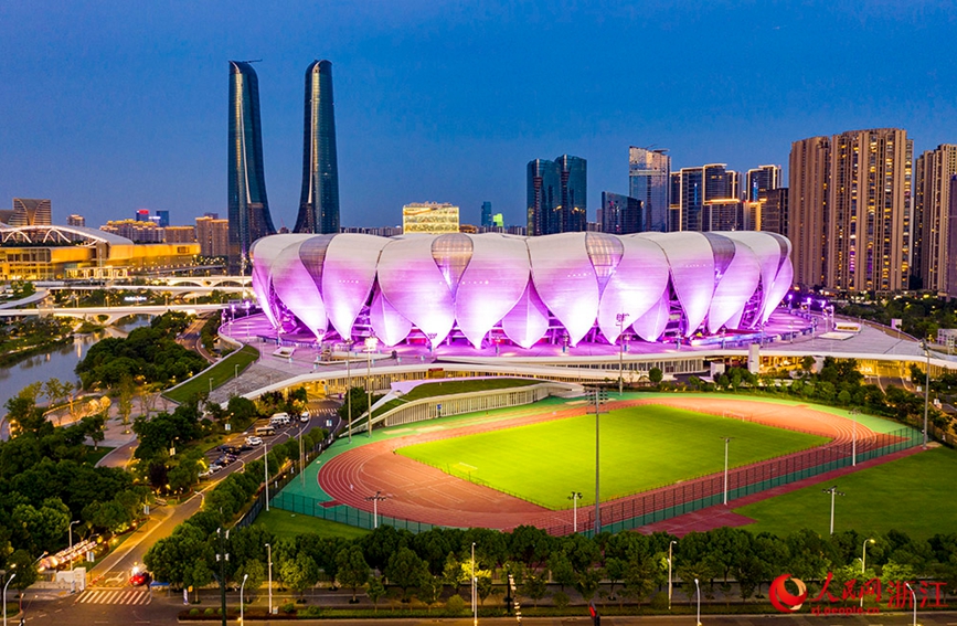 航拍杭州奧體中心體育場及網球中心部分全民健身場地。人民網 章勇濤攝