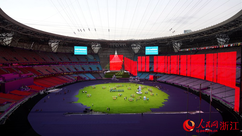 閉幕式轉場工作完成現場。人民網 陳陸洵攝