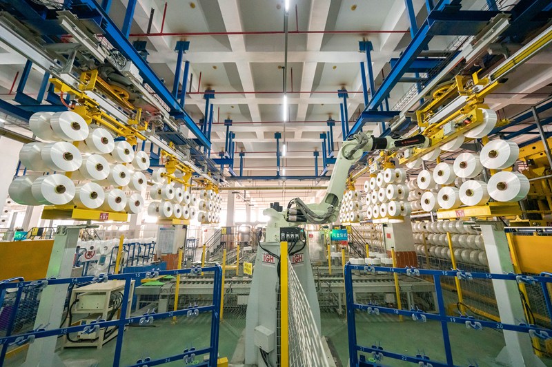 桐昆集團的自動化生產線。桐昆集團供圖