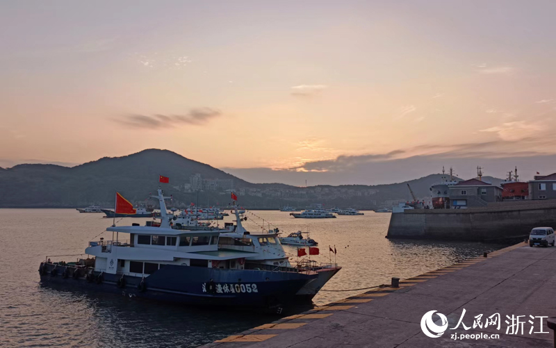 舟山市樟州村漁船?？吭诎?。人民網 劉欣蔚攝