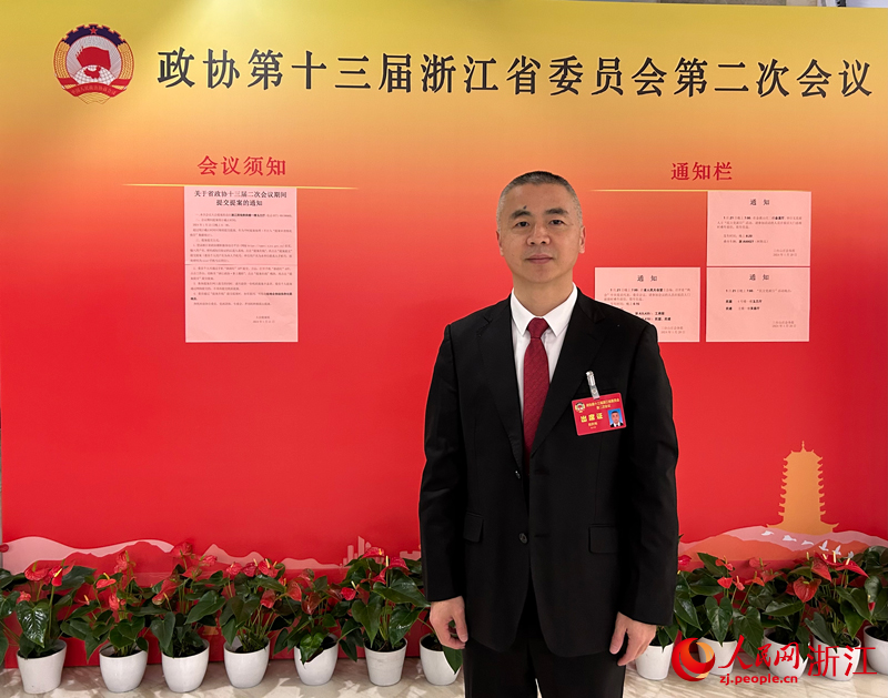 麗水市金融辦副主任范慶偉。人民網 秦銘澤攝