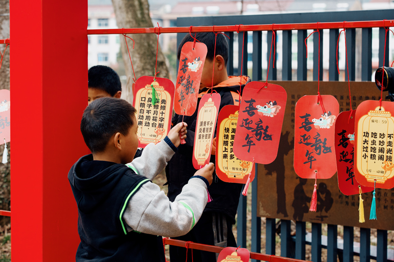 古樹林猜燈謎活動。河頭鎮供圖
