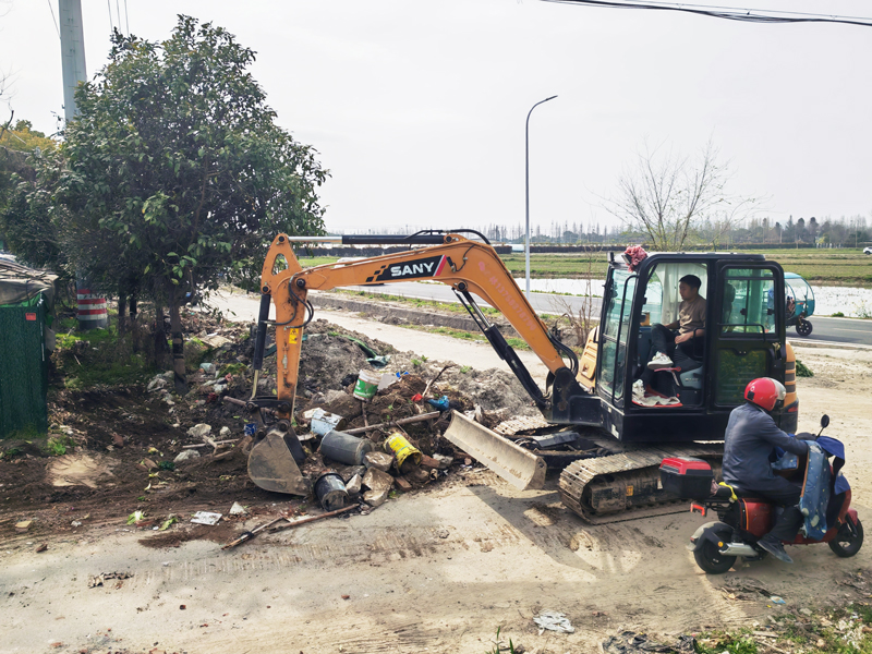 垃圾清理的現場。喬司街道人大辦公室供圖