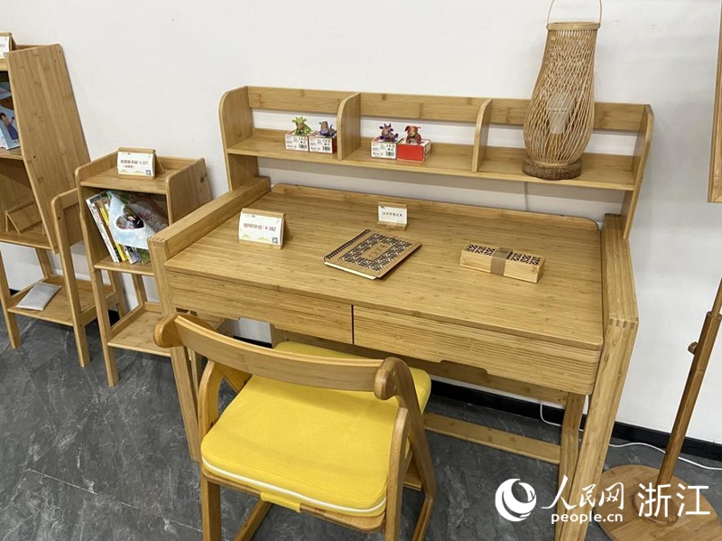 “以竹代塑”場景應用。人民網 方彭依夢攝