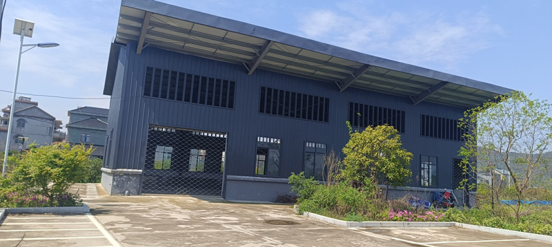 菜市場建成后卻閑置。網友供圖