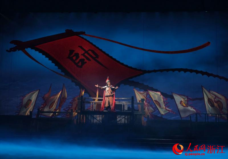 《膽劍千秋》演出舞臺照。人民網 程欣攝