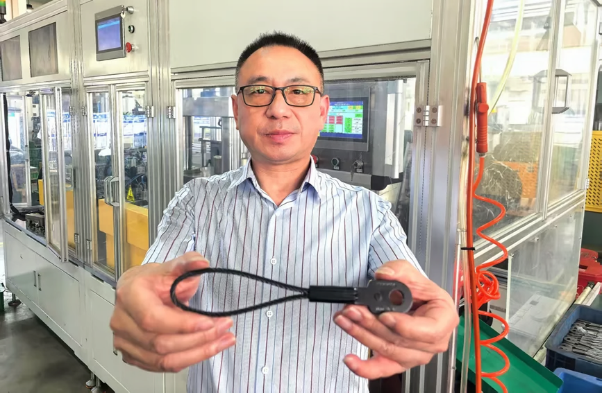 董服德表示，現在企業每年研發新品超百種。受訪者供圖