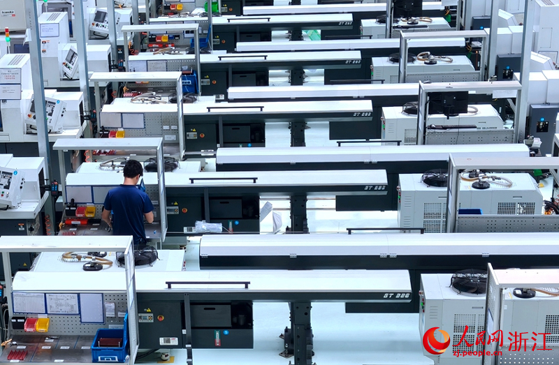 德康醫療生產車間。人民網記者 張麗瑋攝