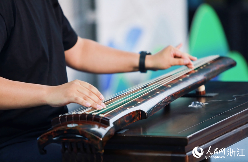 首屆浙江（平陽）楚望故里古琴文化惠民周在平陽舉行。人民網記者 張帆攝