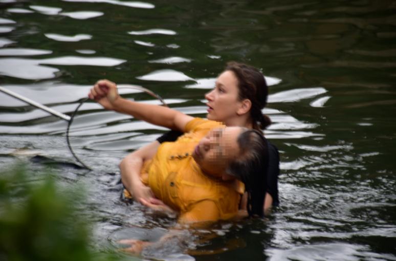 縱身一躍！俄羅斯女留學生，紹興八字橋邊救起落水居民