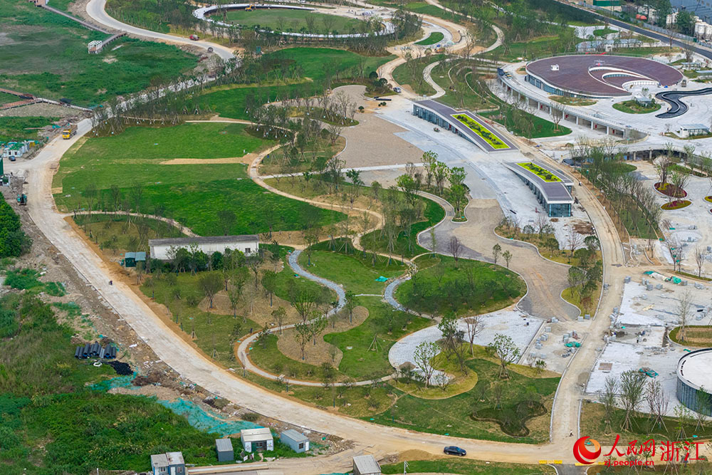 浙江省臺州市黃巖區海塘安瀾工程（椒江黃巖段海塘）施工現場。人民網 章勇濤攝