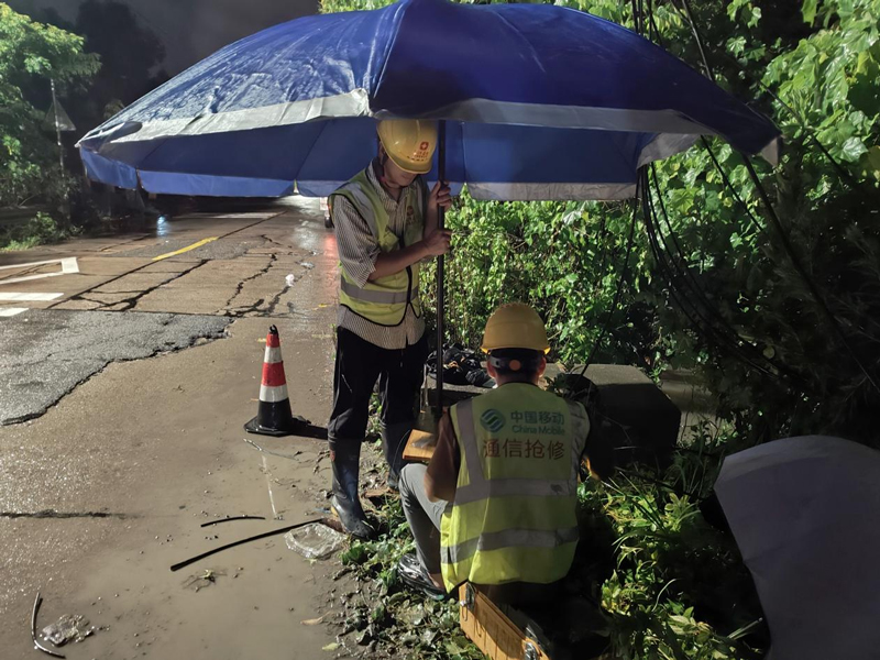 7月7日晚，溫嶺下鄭村至埠頭岸的光纜中斷，溫嶺分公司緊急開展光纜搶修工作