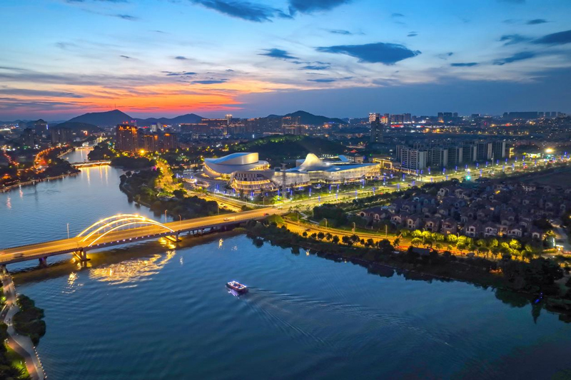 浙江省余姚市。李標攝