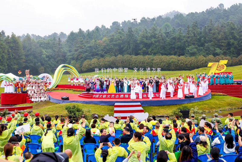 “我們的中國夢——文化進萬家”中國文聯文藝志愿服務團走進湖州。湖州市文聯供圖