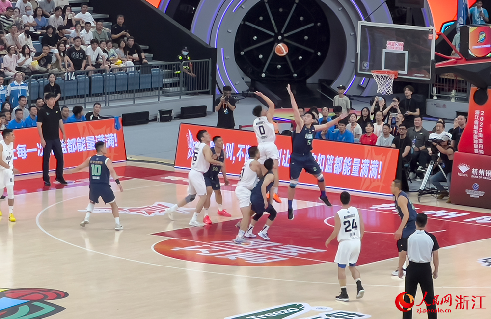 “浙BA”城市爭霸賽揭幕戰比賽現場。人民網記者 艾宇韜攝