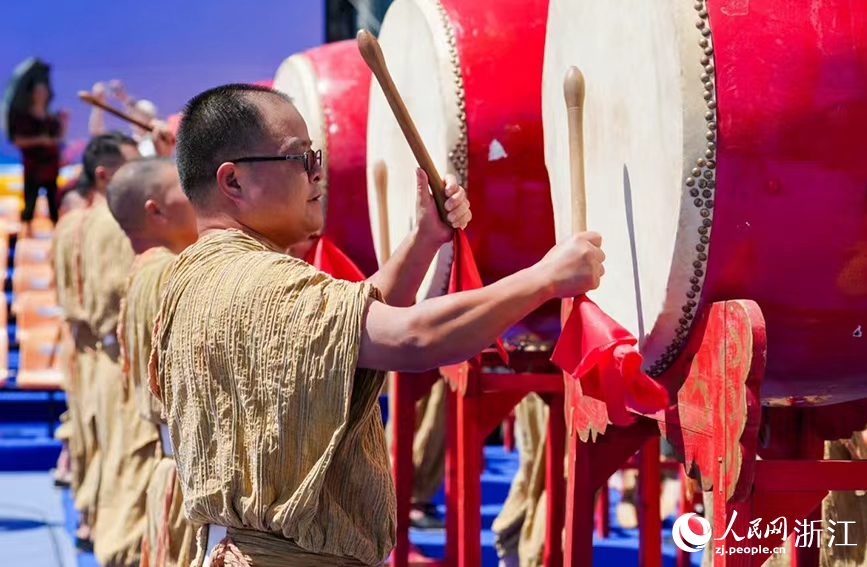 第二十八屆中國（象山）開漁節開船儀式在石浦港舉行。人民網記者 張帆攝