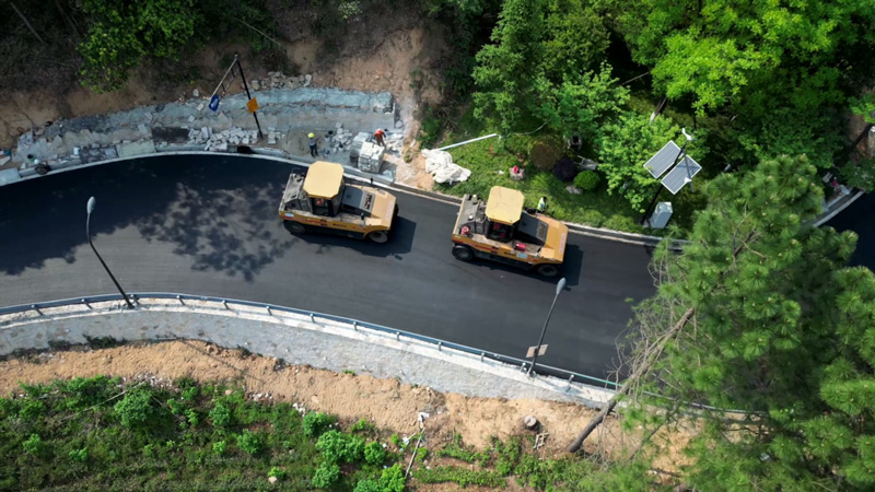 雙洞線路段施工現場。余杭區交通運輸局供圖