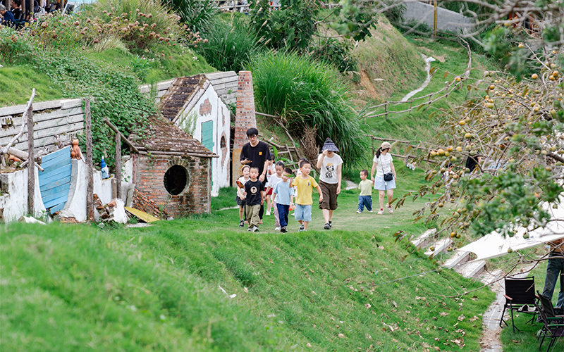 孩子們在營地里參與自然課程。慈城鎮供圖