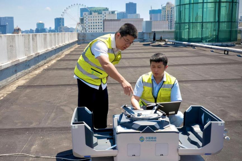 浙江移動技術專家日常維護并測試無人機。浙江移動供圖