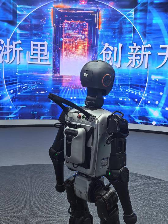 浙江移動發布機器人能力拓展背包。浙江移動供圖